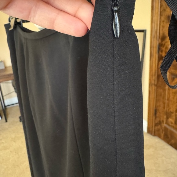 3/$20 Anne Klein black color skirt size 10 - Picture 2 of 4